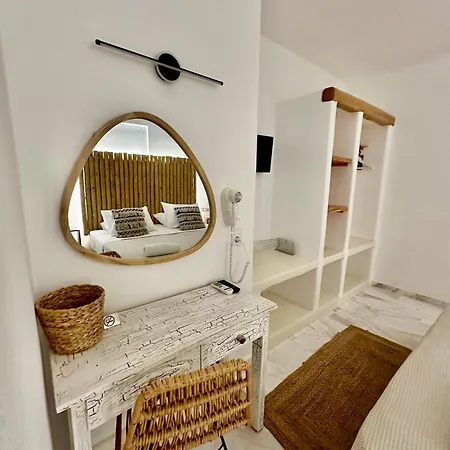 Athina - Lounge 2*
