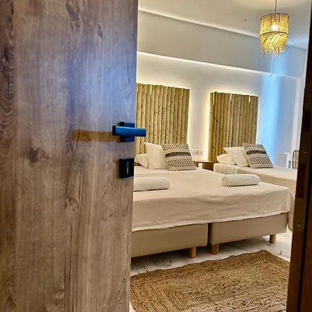 Athina - Lounge בית הארחה 3*
