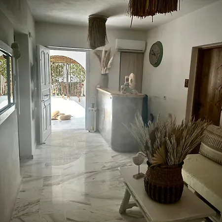 Athina Rooms - Lounge Apartments Parikia (Paros)