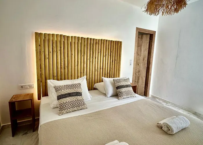 Guest house Athina Rooms - Lounge Apartments 3*