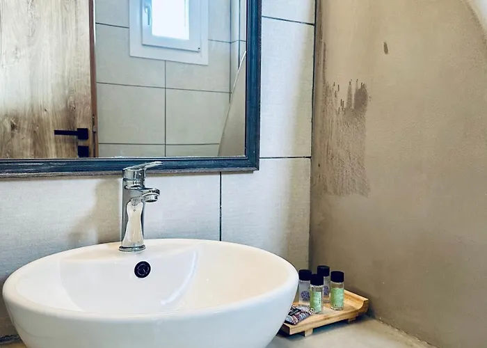 Guest house Athina Rooms - Lounge Apartments 3*