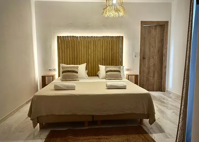 Athina Rooms - Lounge Apartments Guest house