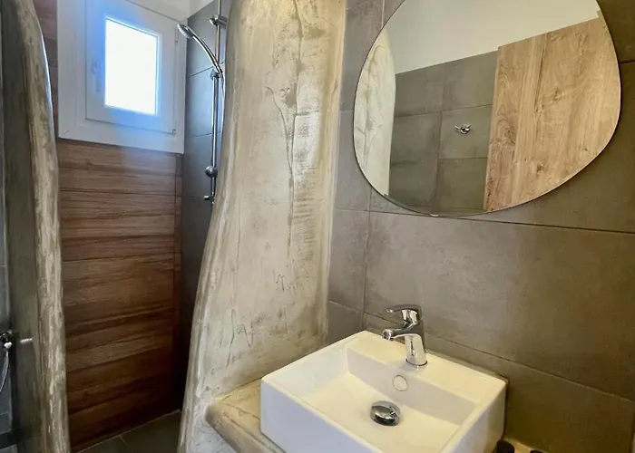 Athina Rooms - Lounge Apartments Guest house