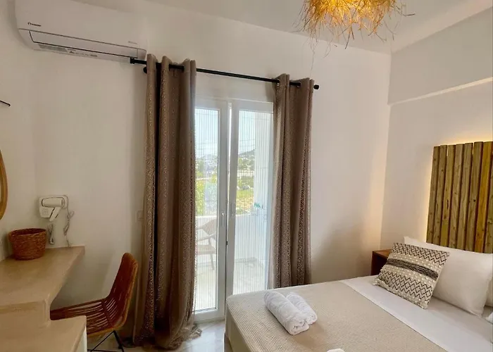 Athina Rooms - Lounge Apartments Guest house