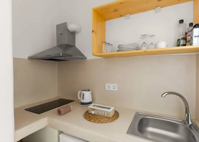 Guest house Athina Rooms - Lounge Apartments 3*