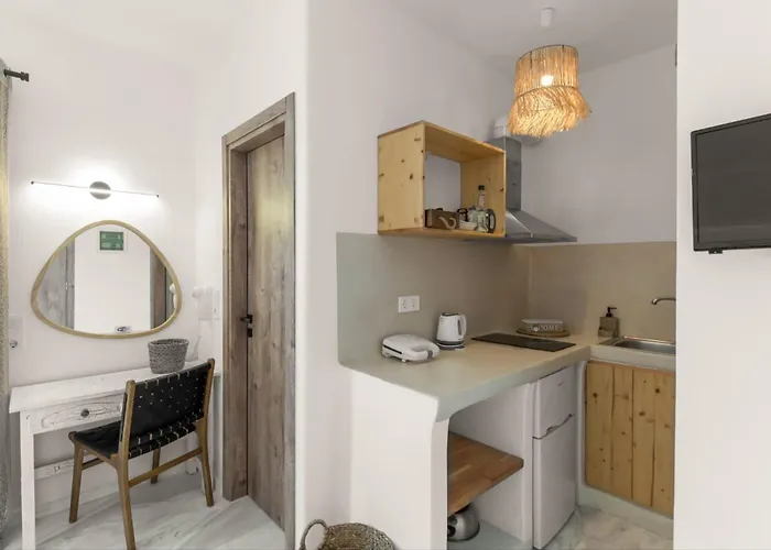 Athina Rooms - Lounge Apartments Guest house