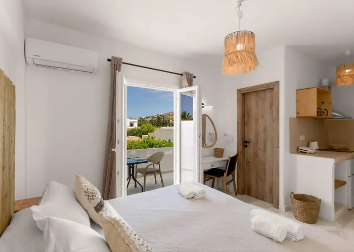 Athina Rooms - Lounge Apartments Guest house 3*